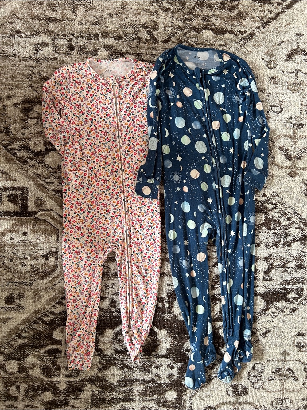 Quince Kids Two-Pack Footie Sleepers - Pink Floral & Navy Planet Print
